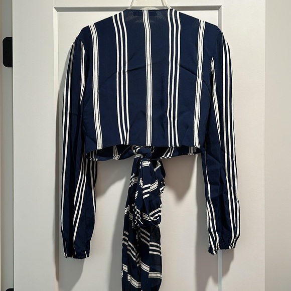 Flynn Skye cropped long sleeve blue and white blouse with dramatic tie front - Picture 6 of 9